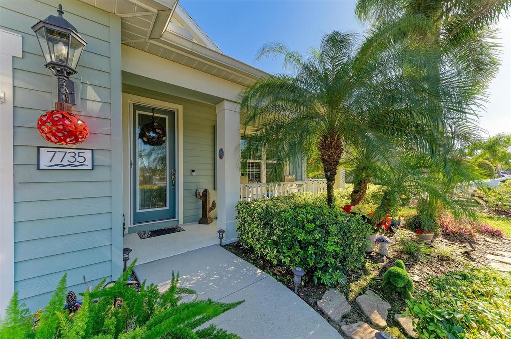 Photo of 7735 Ridgelake Circle, Bradenton, FL 34203 (MLS # A4675345)