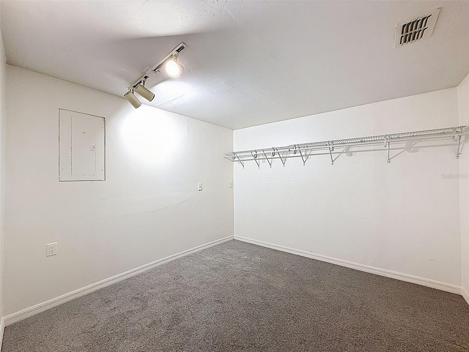 REGENCY PARK - Residential