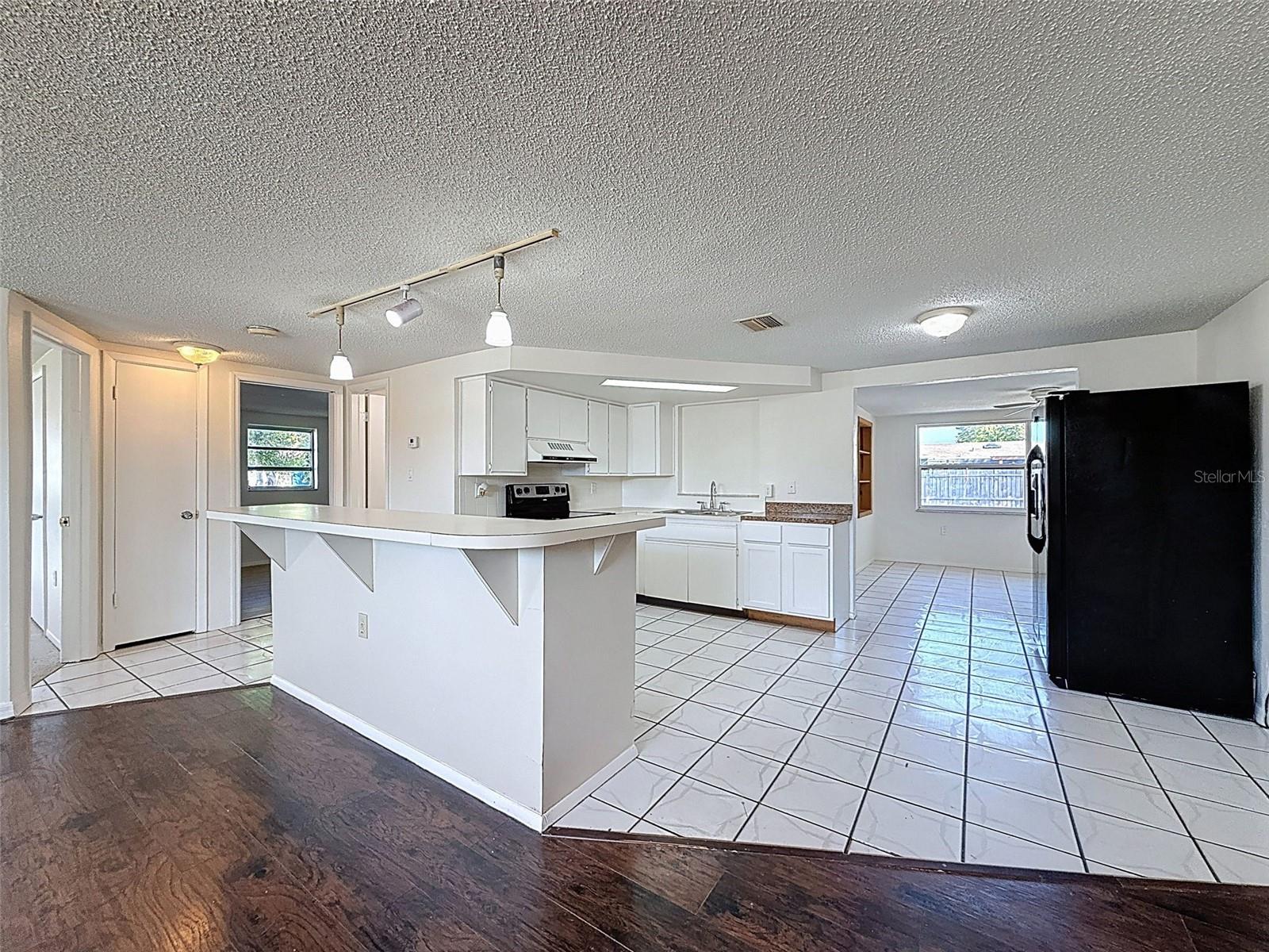 REGENCY PARK - Residential