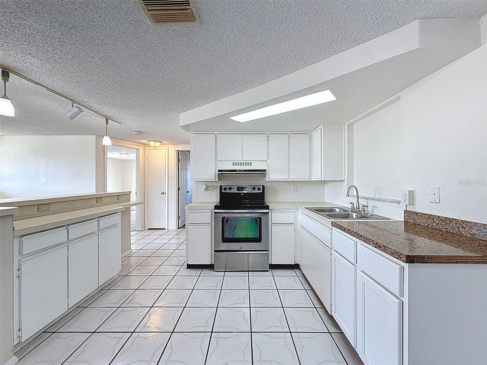 REGENCY PARK - Residential