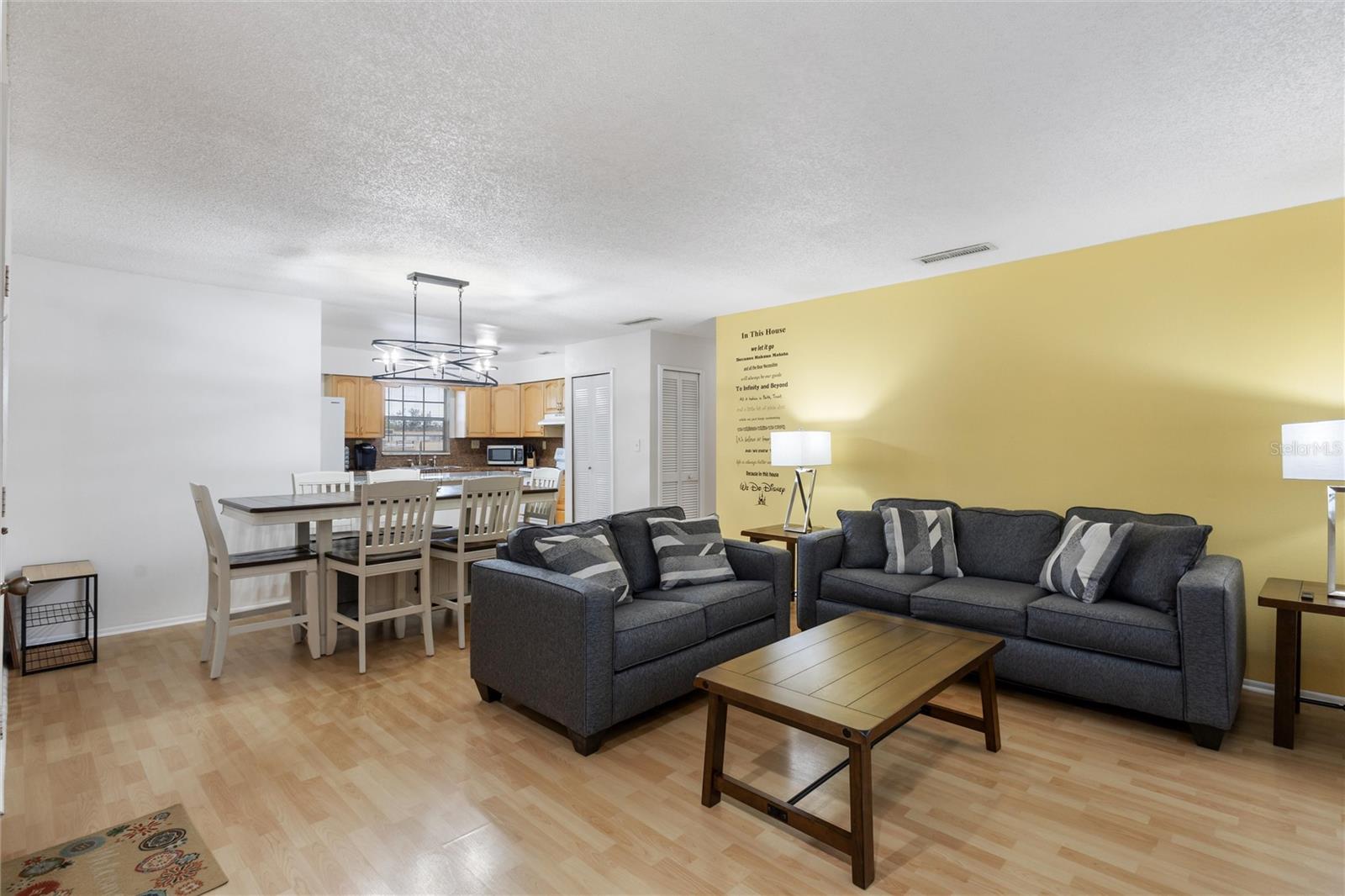 COLONIES - Residential
