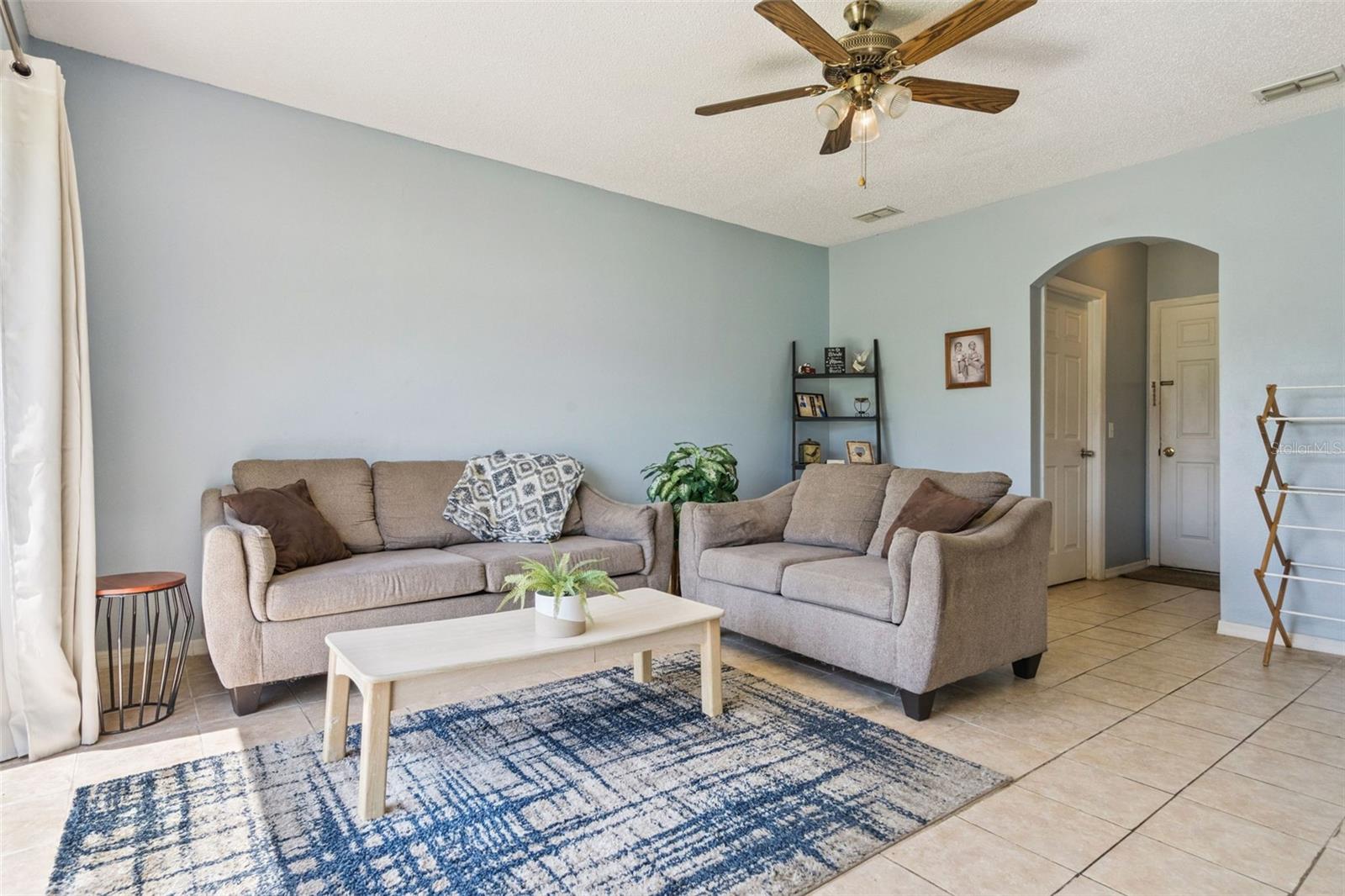 463 MAGPIE COURT