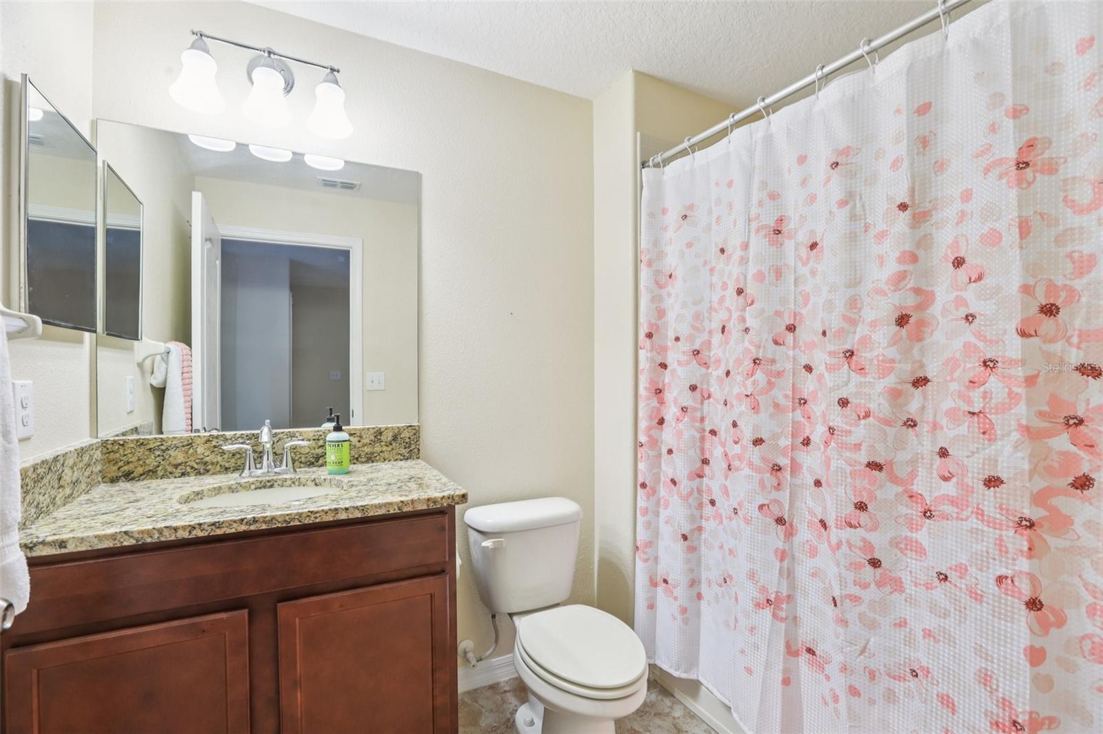 VERANDAH TWNHMS - Residential