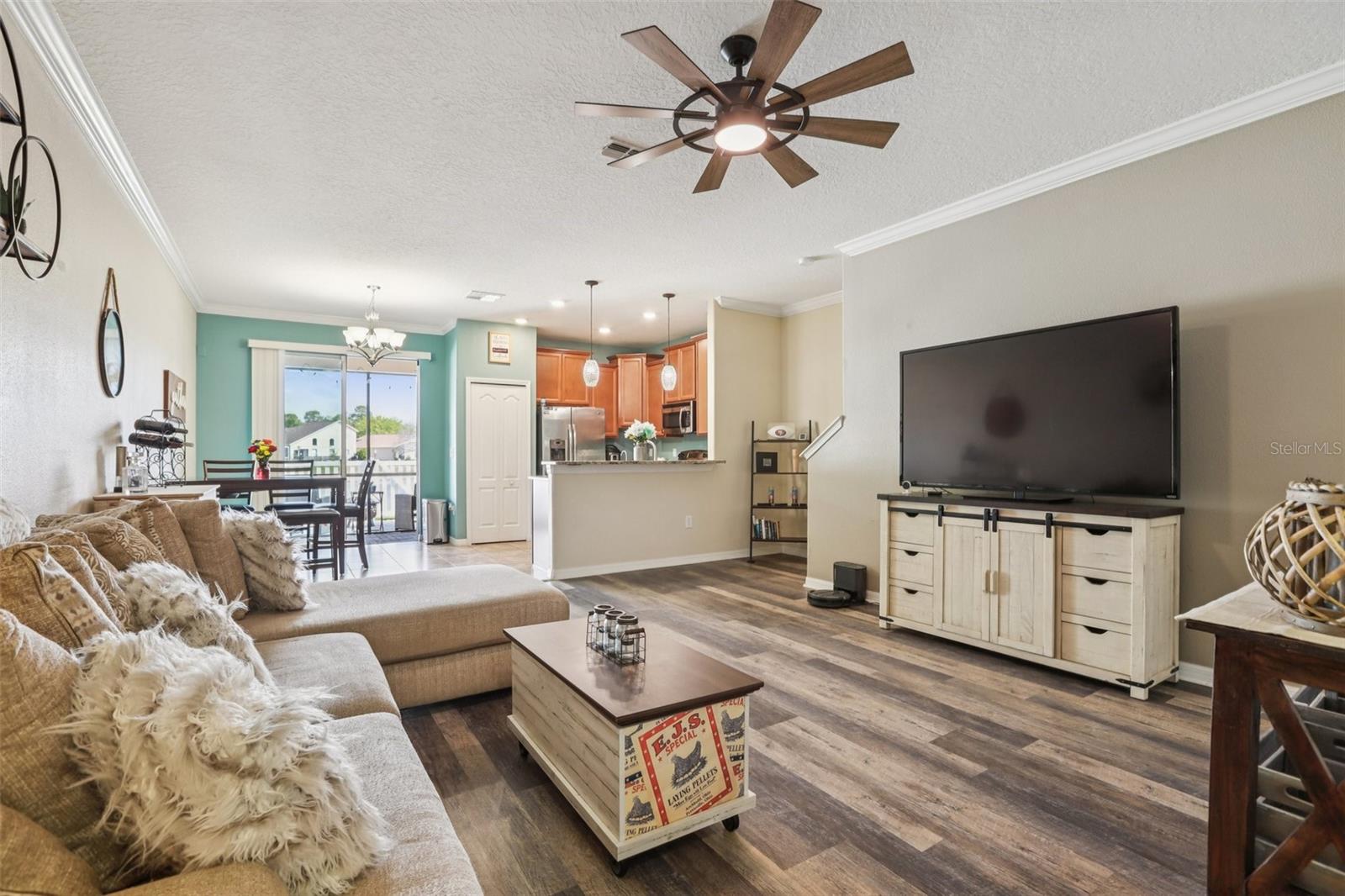 VERANDAH TWNHMS - Residential