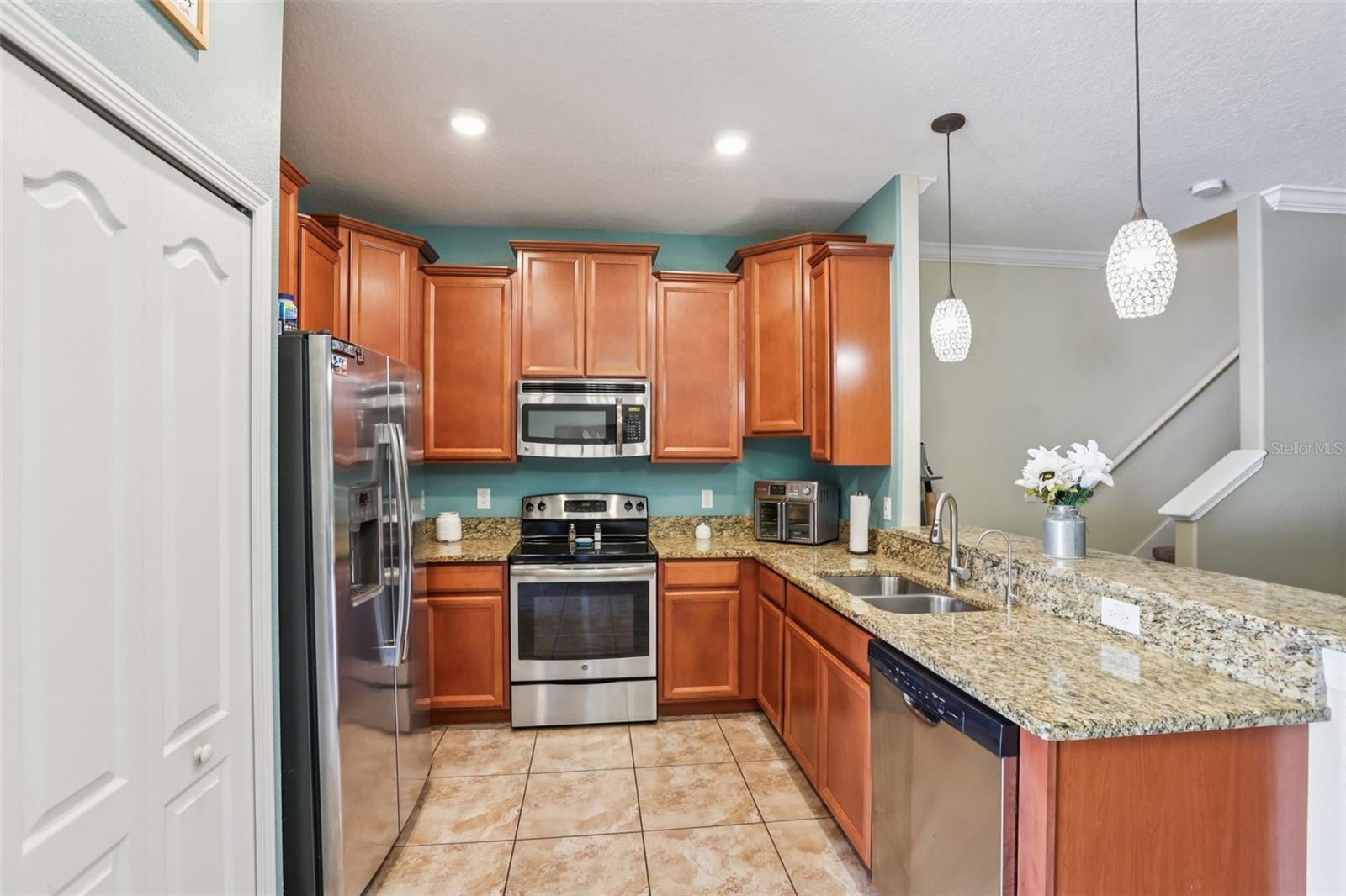 VERANDAH TWNHMS - Residential