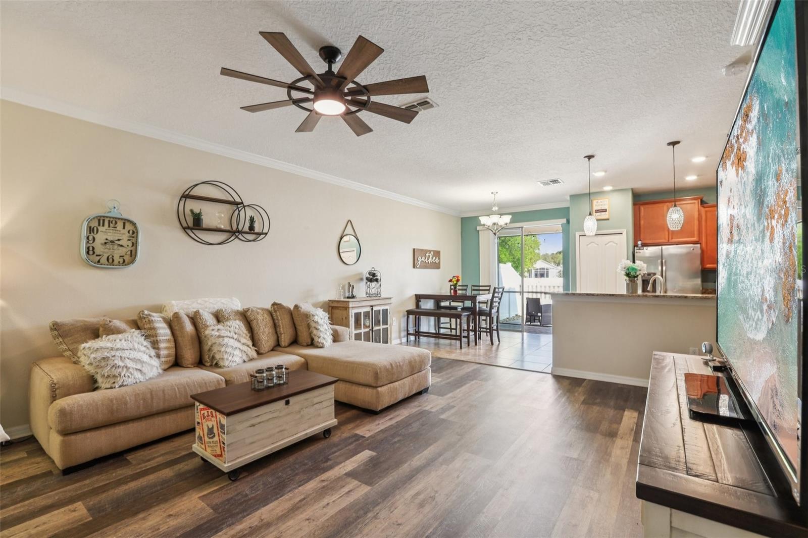 VERANDAH TWNHMS - Residential