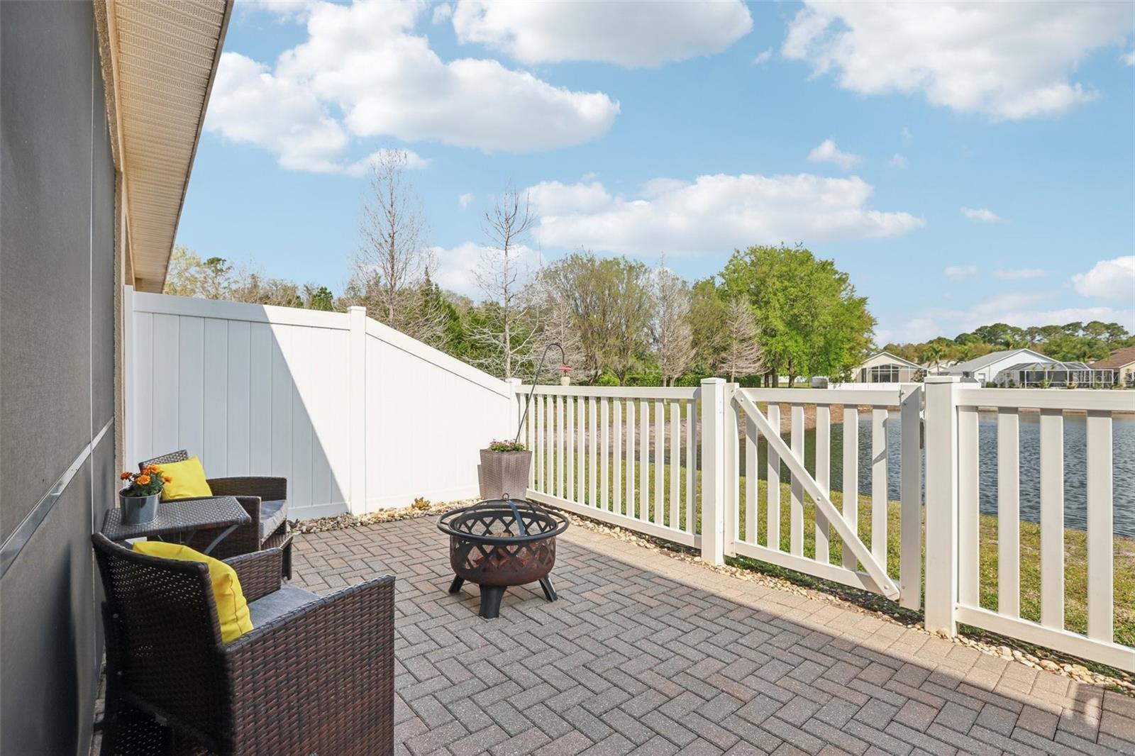 VERANDAH TWNHMS - Residential