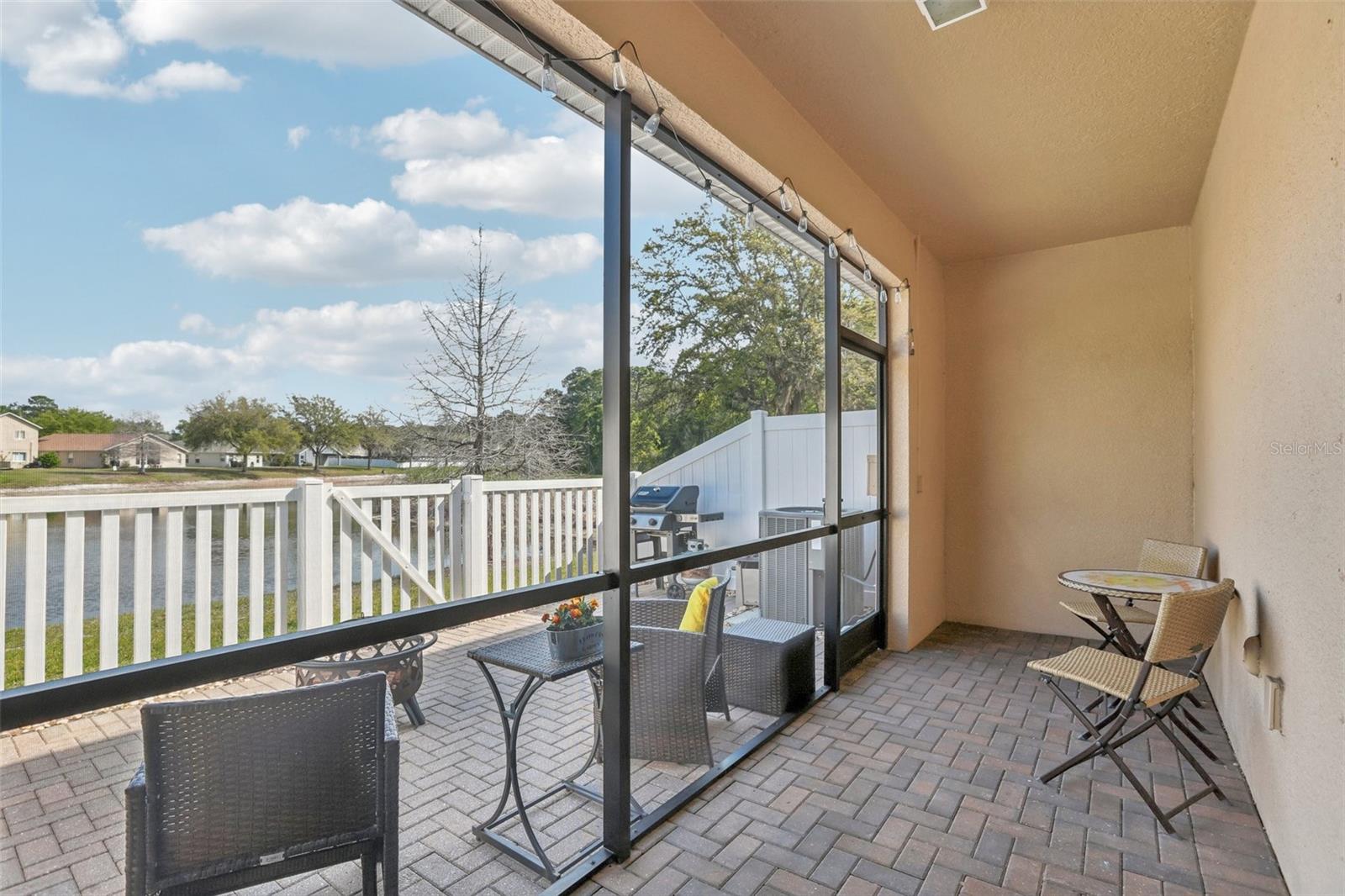 VERANDAH TWNHMS - Residential