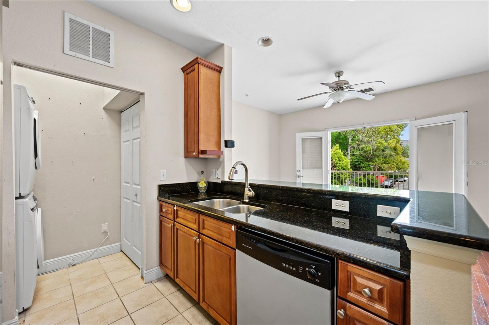 LIONSGATE CONDO - Residential