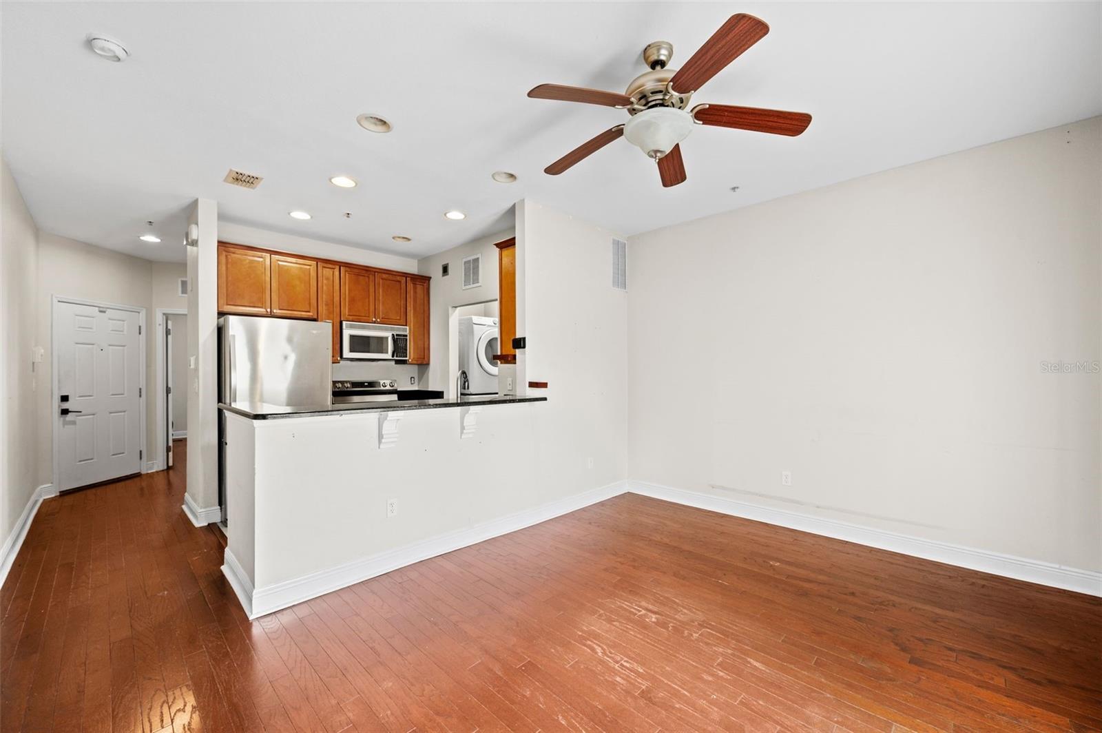 LIONSGATE CONDO - Residential