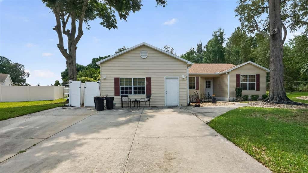 Photo of 706 Murray Circle, Lady Lake, FL 32159 (MLS # OM728841)