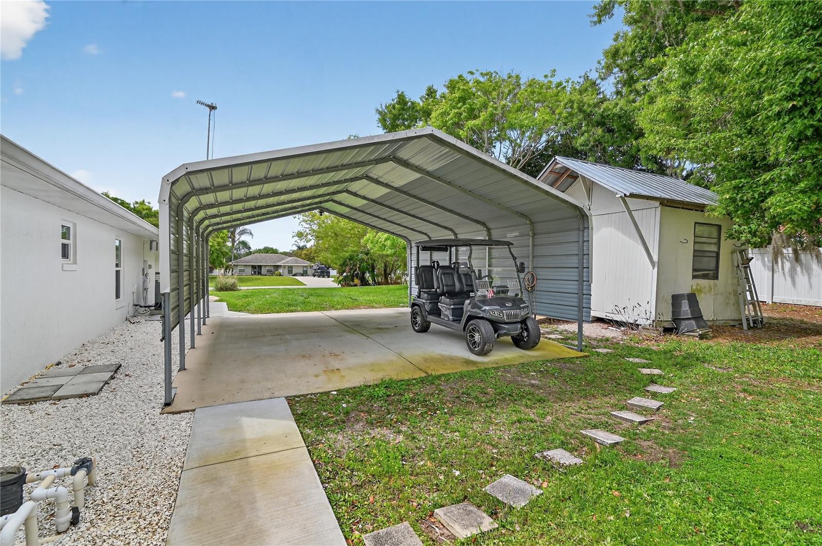 WALK IN WATER LAKE ESTATES PH 02 - Residential