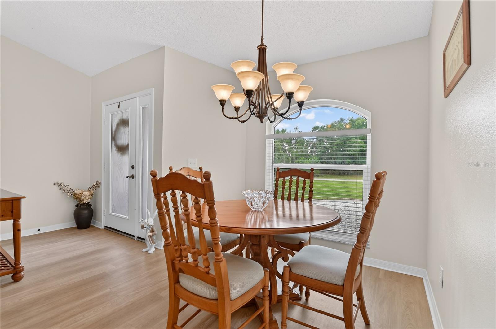 WALK IN WATER LAKE ESTATES PH 02 - Residential