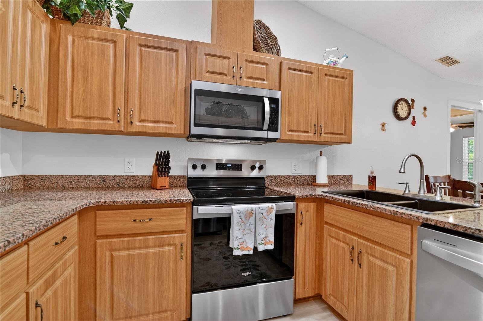 WALK IN WATER LAKE ESTATES PH 02 - Residential