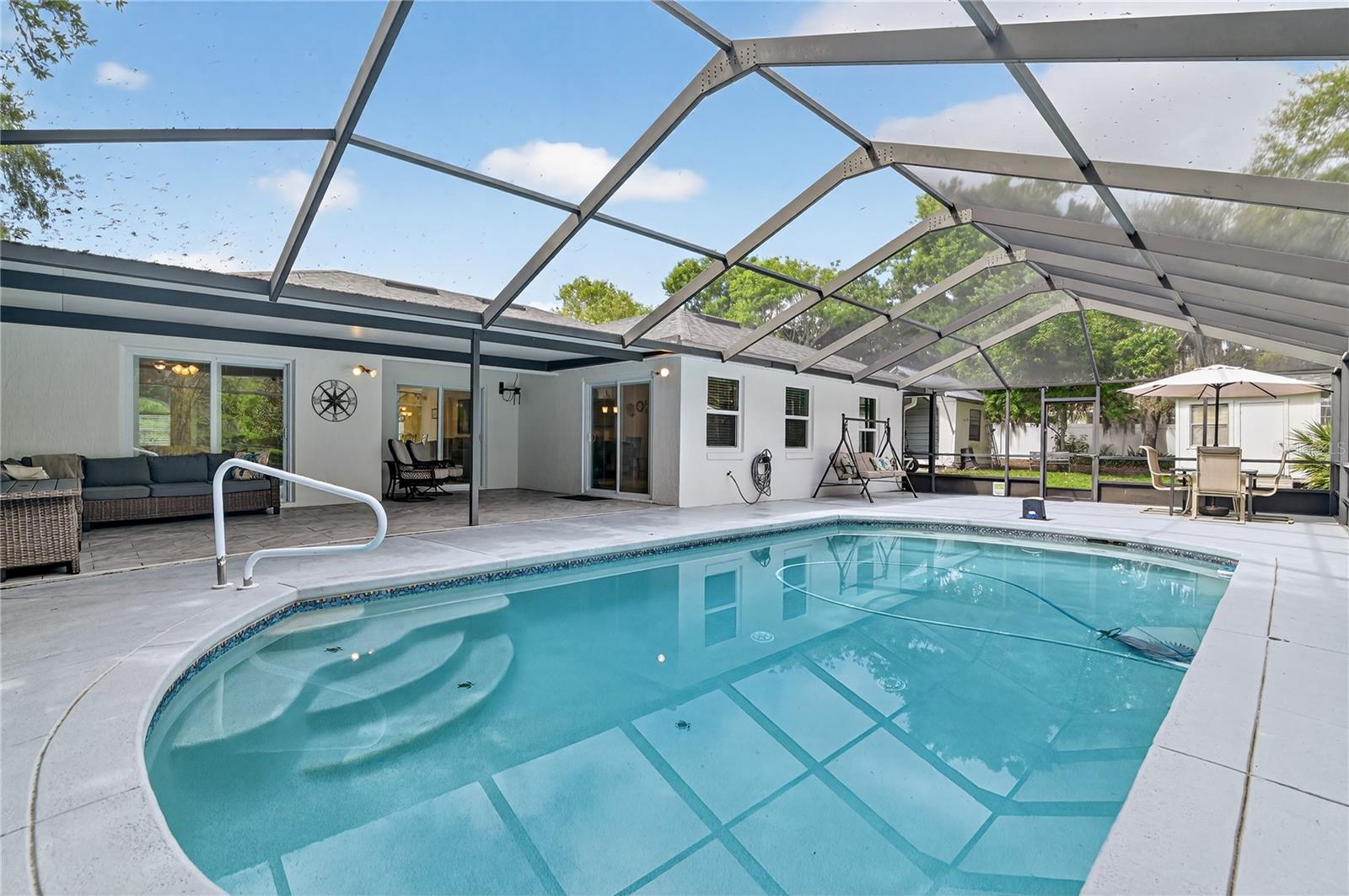 WALK IN WATER LAKE ESTATES PH 02 - Residential