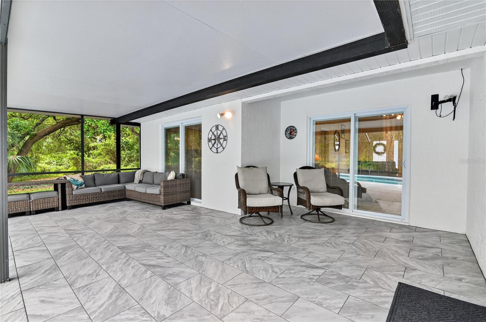 WALK IN WATER LAKE ESTATES PH 02 - Residential