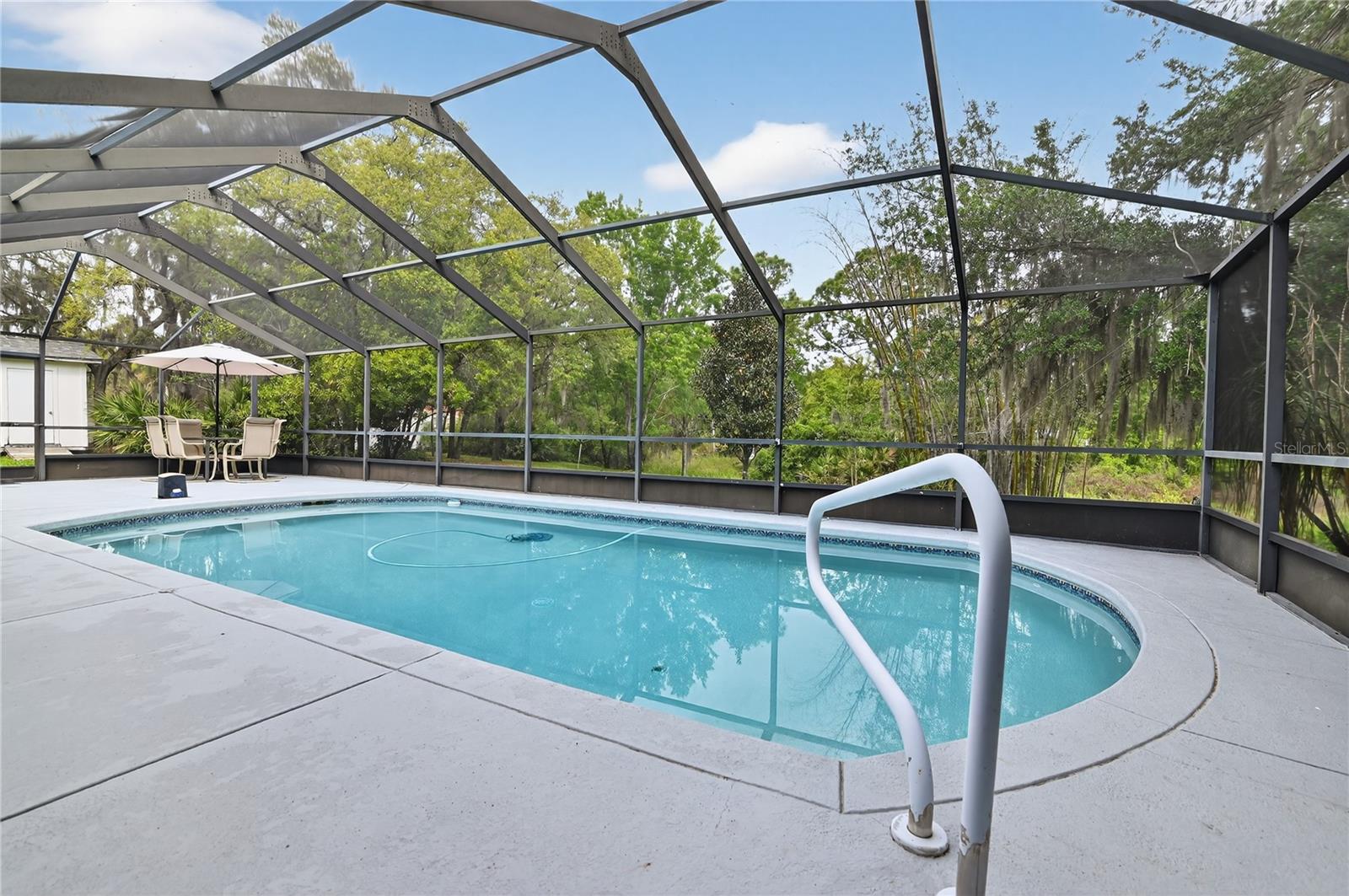 WALK IN WATER LAKE ESTATES PH 02 - Residential