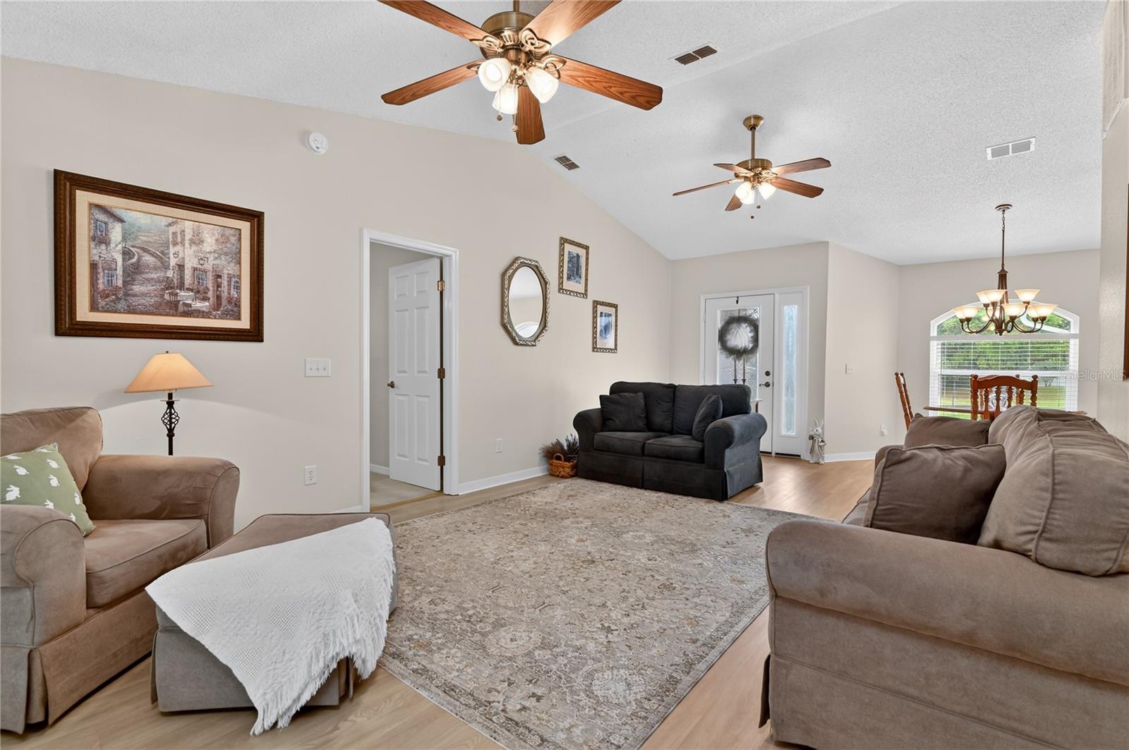 WALK IN WATER LAKE ESTATES PH 02 - Residential