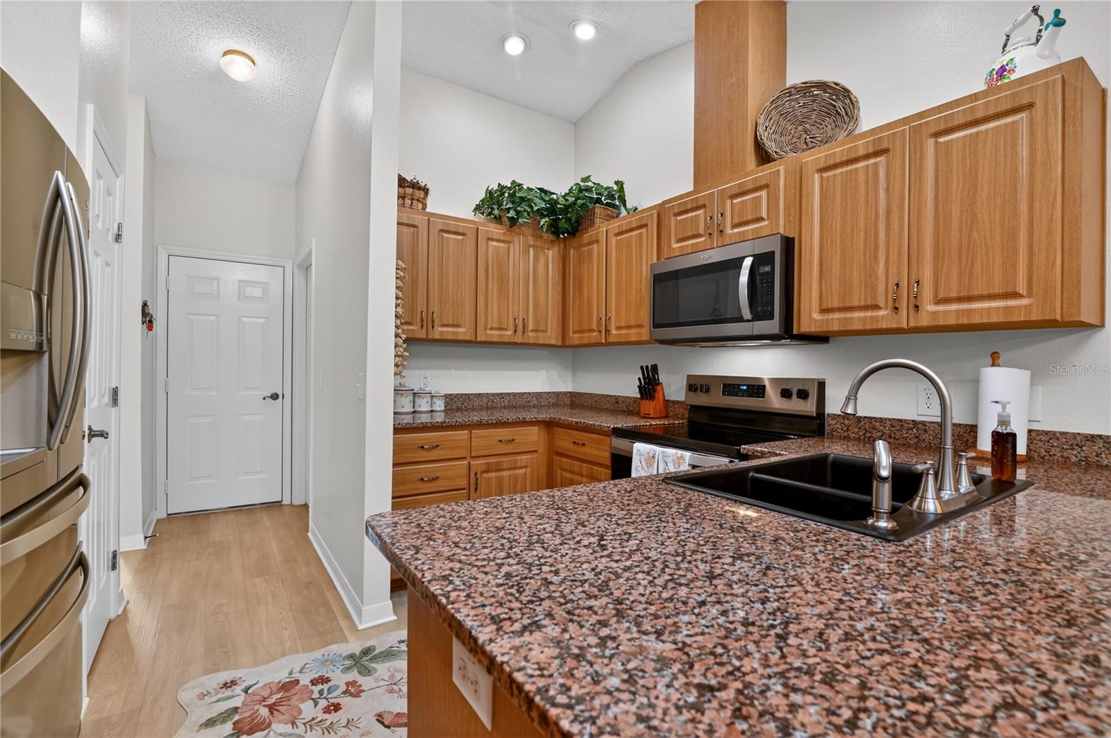 WALK IN WATER LAKE ESTATES PH 02 - Residential