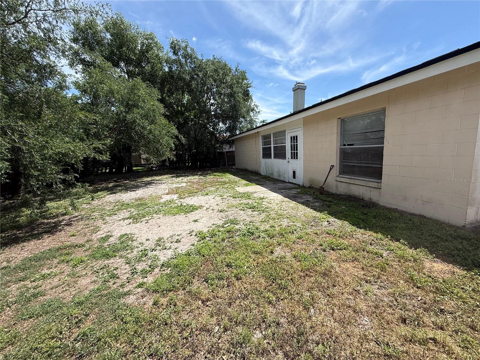 712 HAZY MEADOW COURT