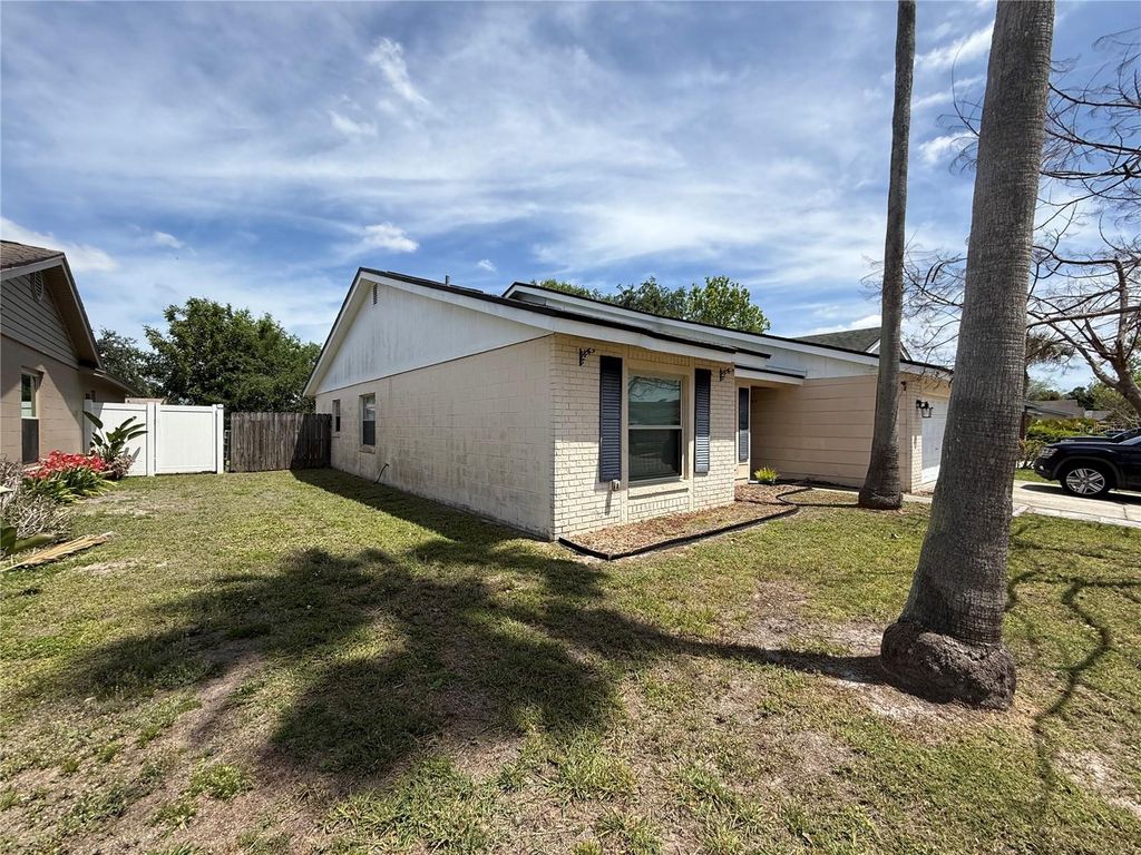 Photo of 712 Hazy Meadow Court, Brandon, FL 33510 (MLS # TB8497644)