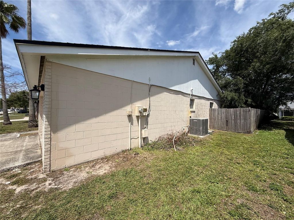 Photo of 712 Hazy Meadow Court, Brandon, FL 33510 (MLS # TB8497644)