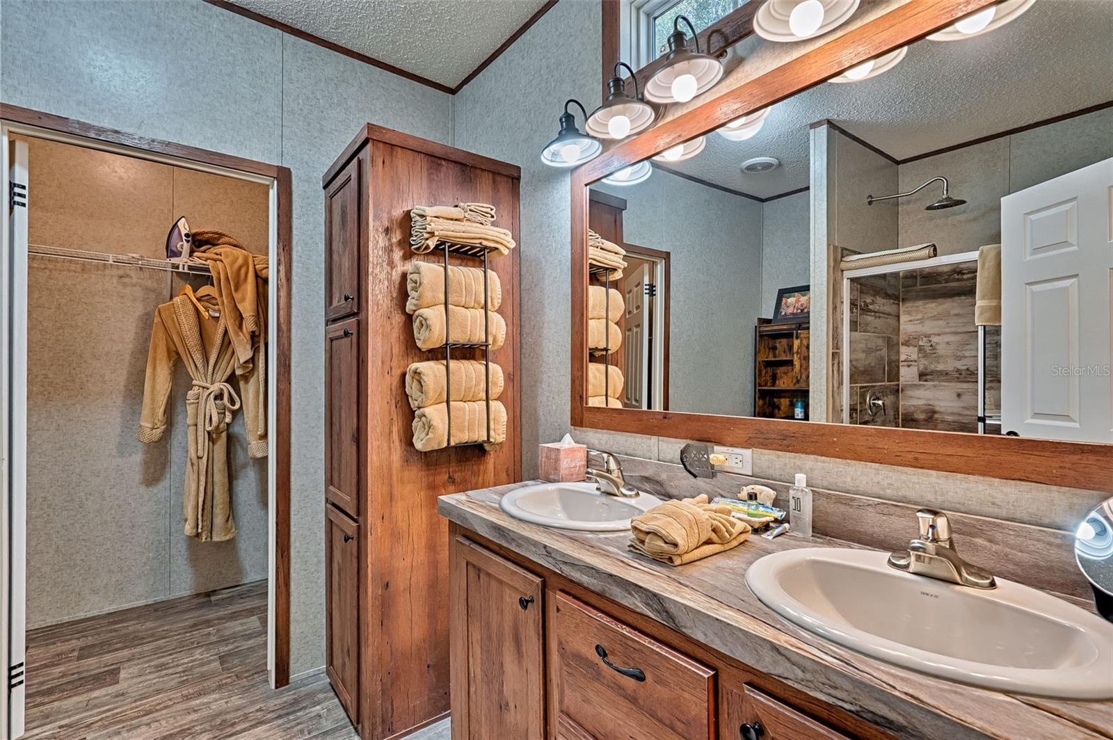 ROOTERVILLE - Residential