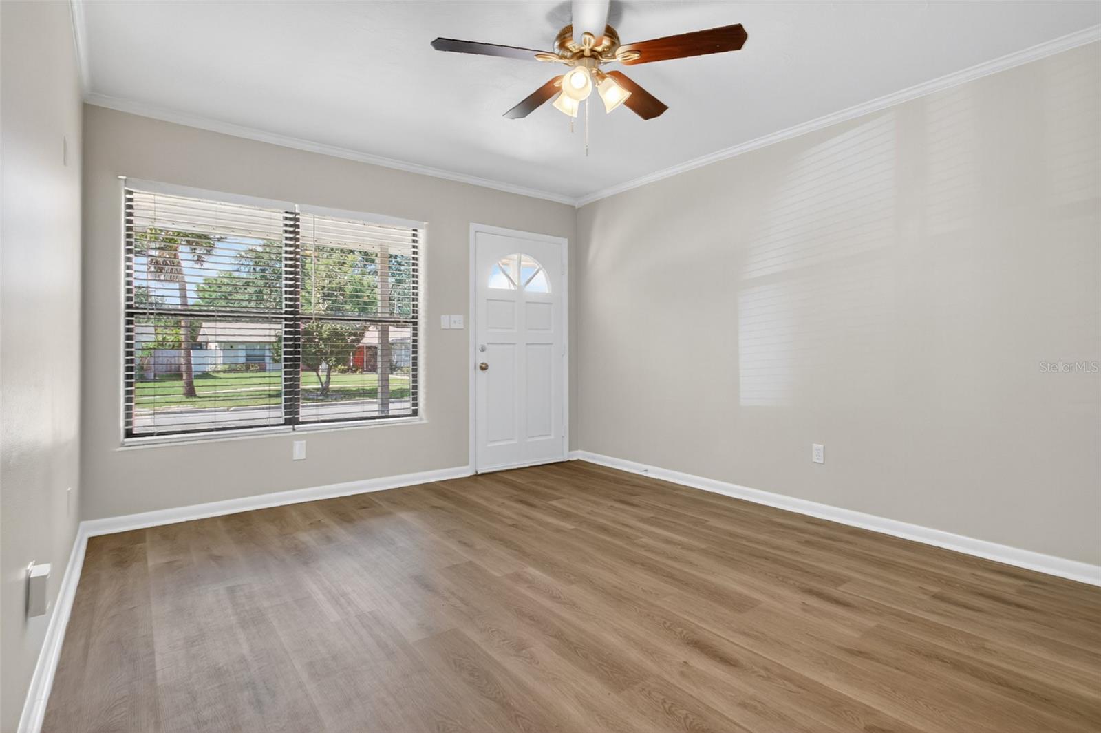 DOVER SHORES EIGHTH ADD - Residential