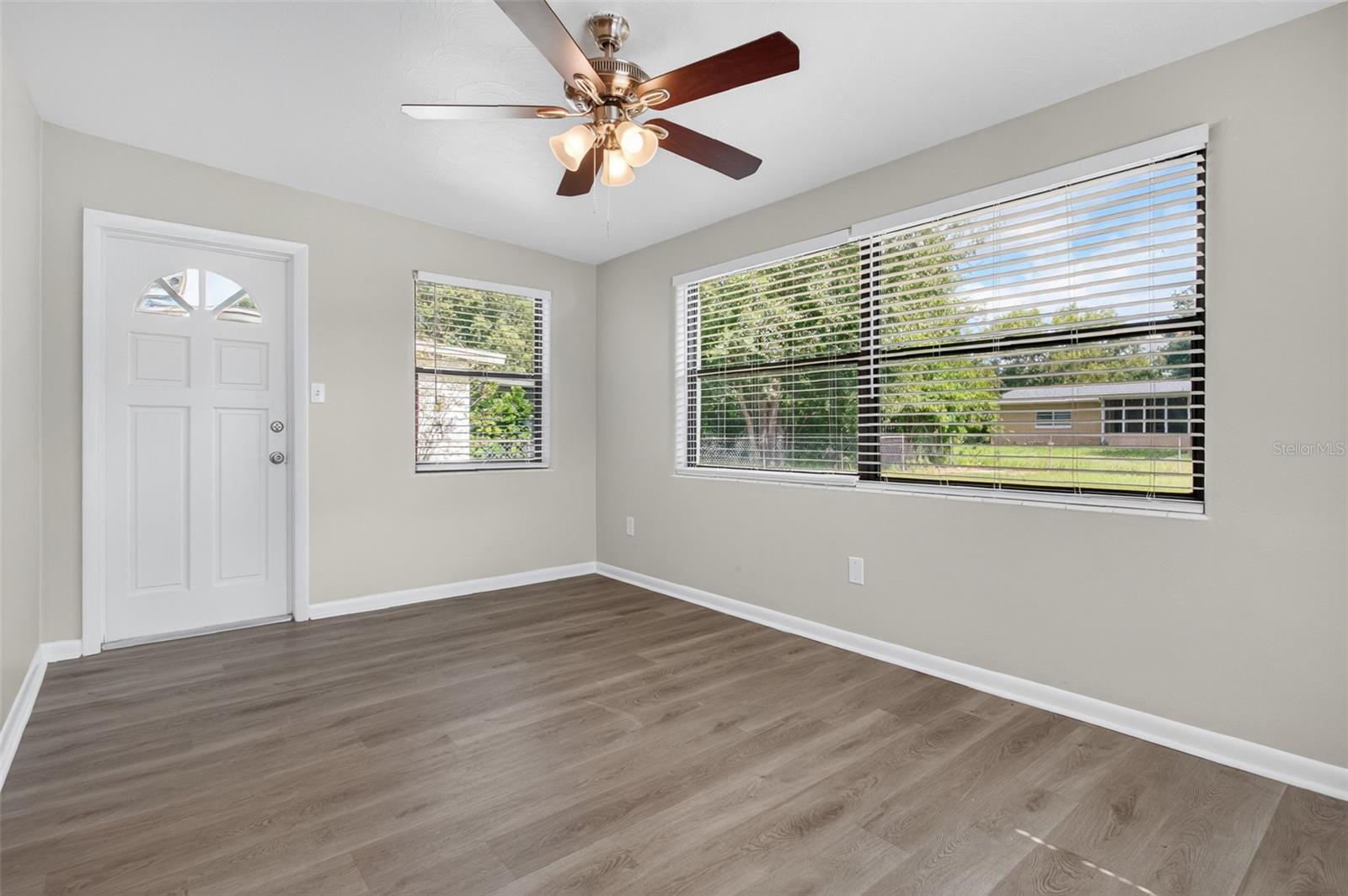 DOVER SHORES EIGHTH ADD - Residential