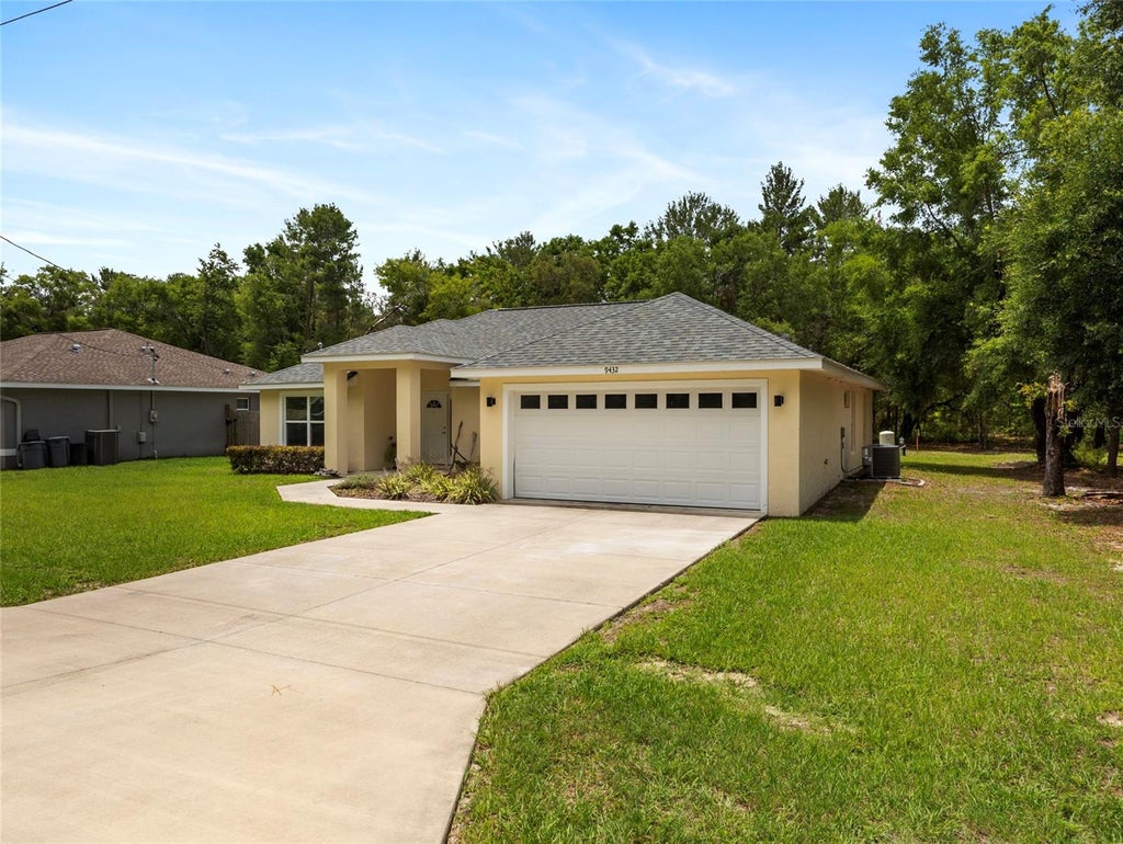Photo of 9432 SE 159th Lane, Summerfield, FL 34491 (MLS # OM729993)