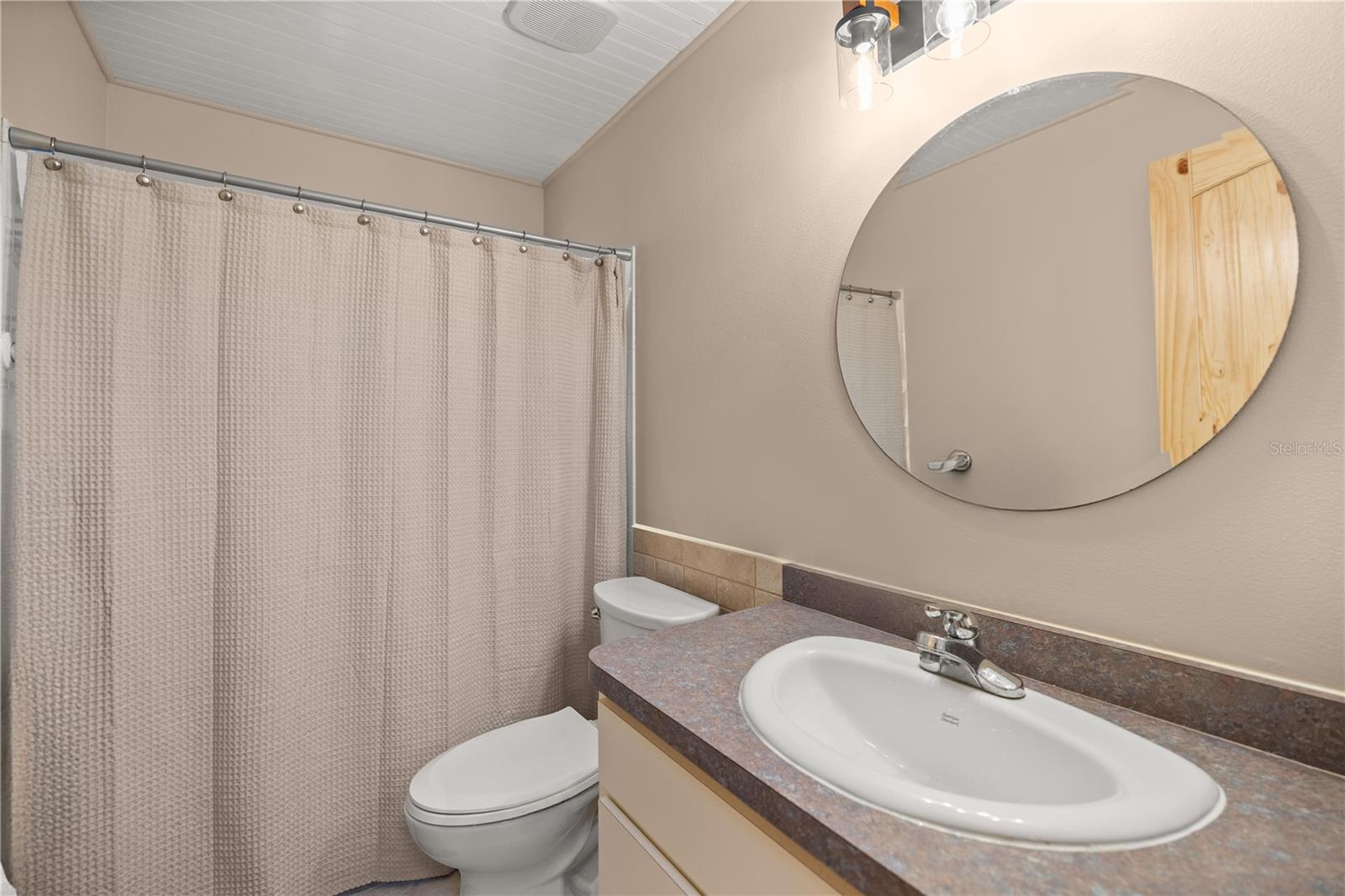 CIRCLE SQUARE WOODS - Residential