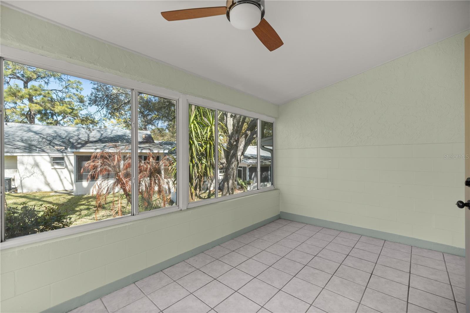 CIRCLE SQUARE WOODS - Residential