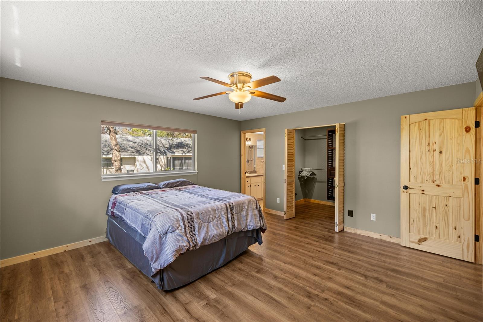 CIRCLE SQUARE WOODS - Residential