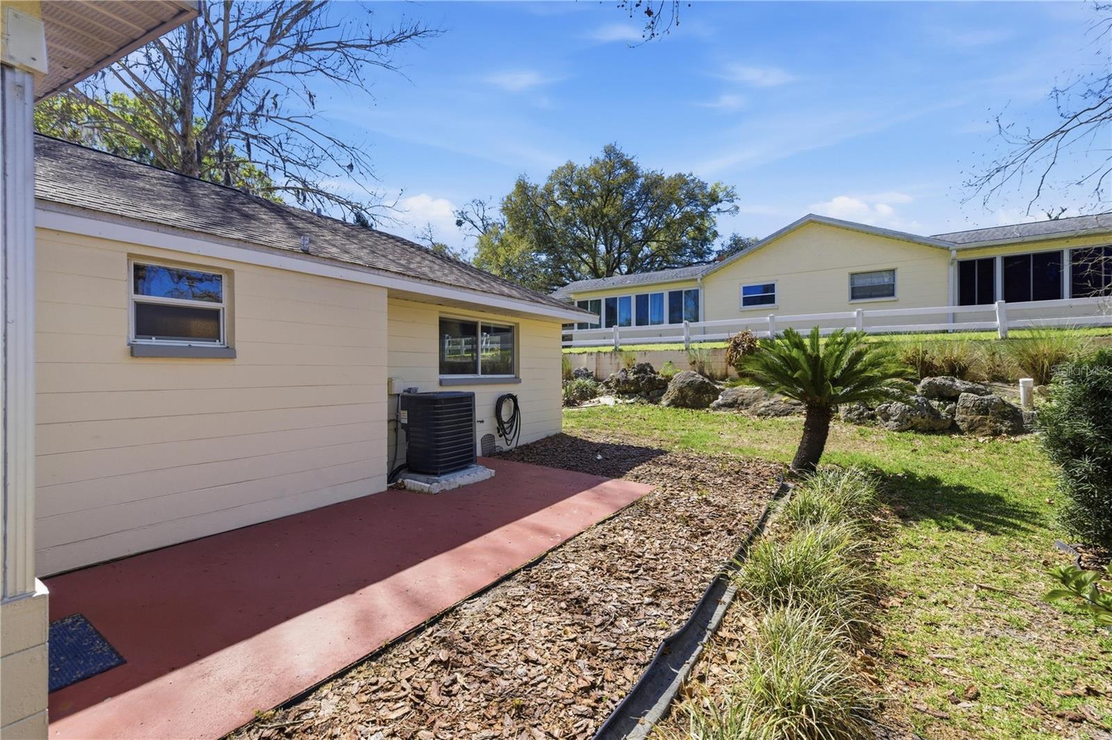 CIRCLE SQUARE WOODS - Residential