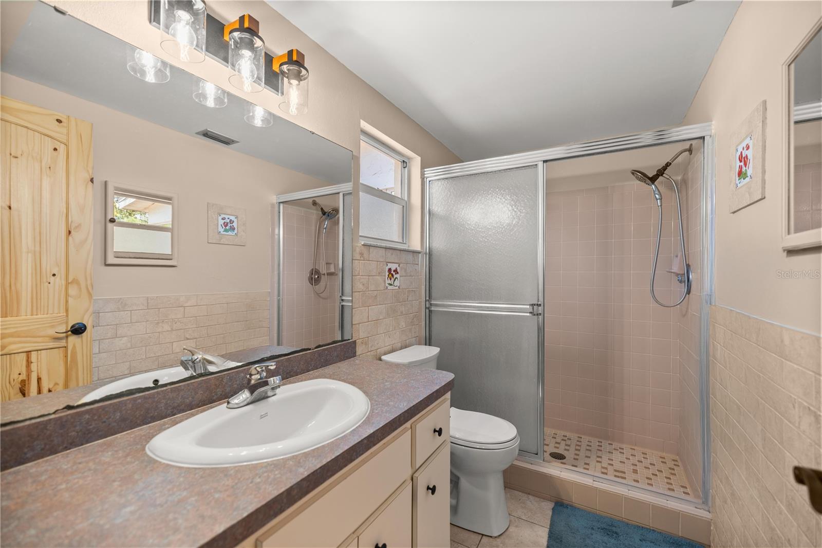 CIRCLE SQUARE WOODS - Residential