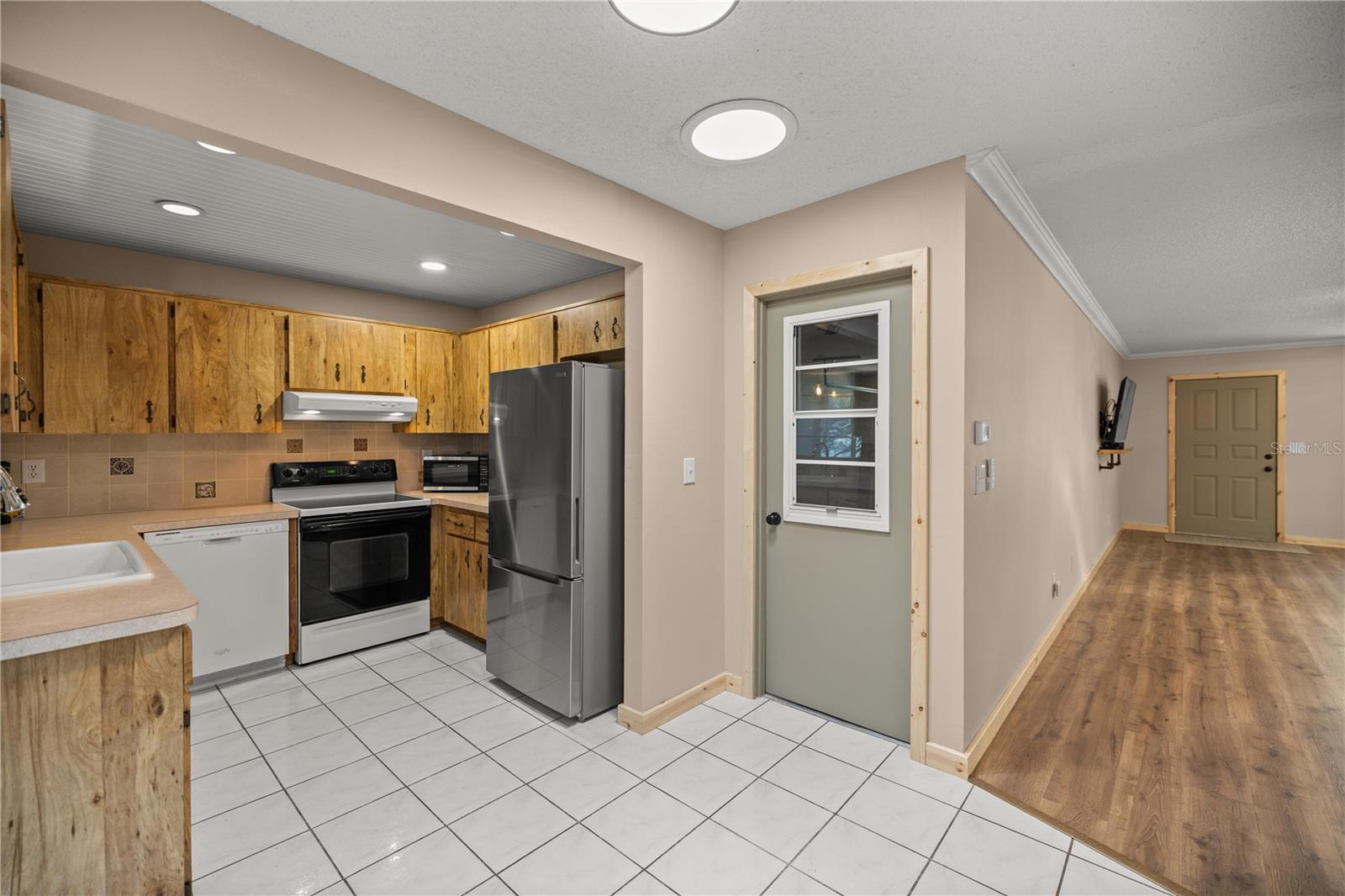 CIRCLE SQUARE WOODS - Residential