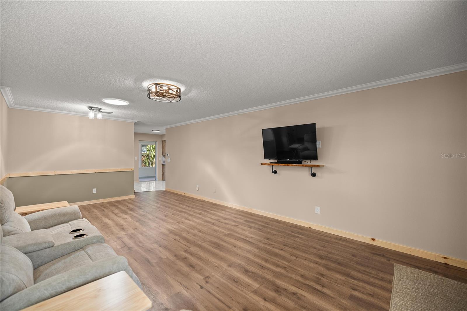 CIRCLE SQUARE WOODS - Residential