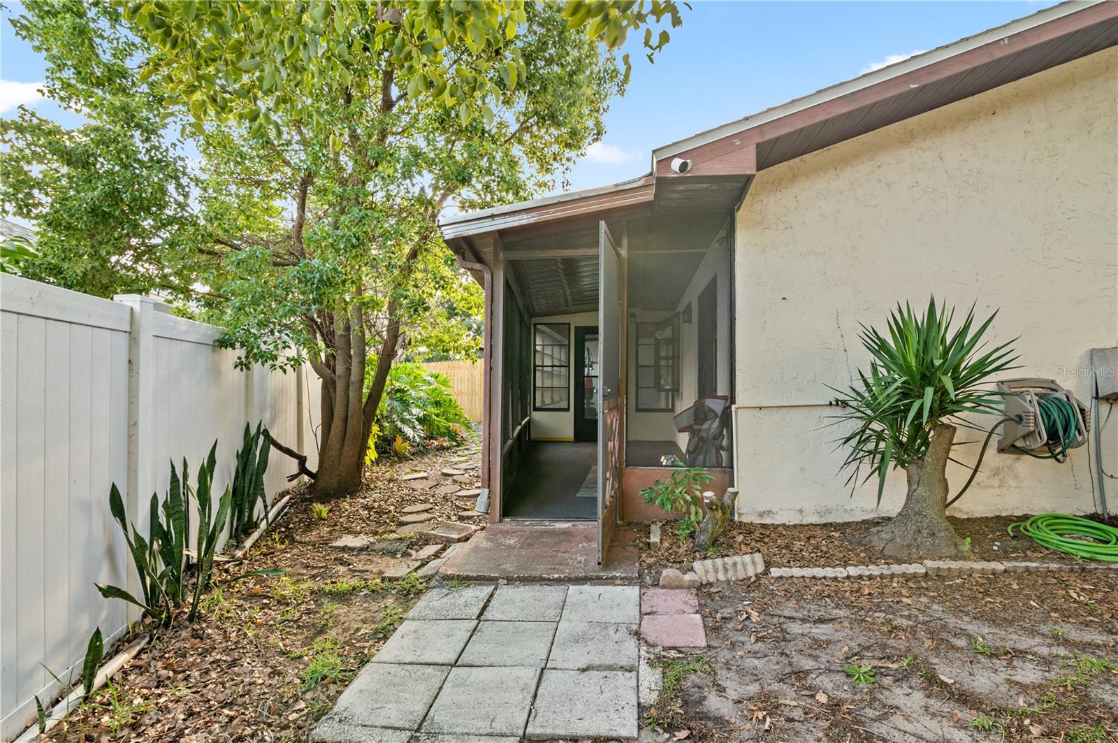 2031 DOVER COURT