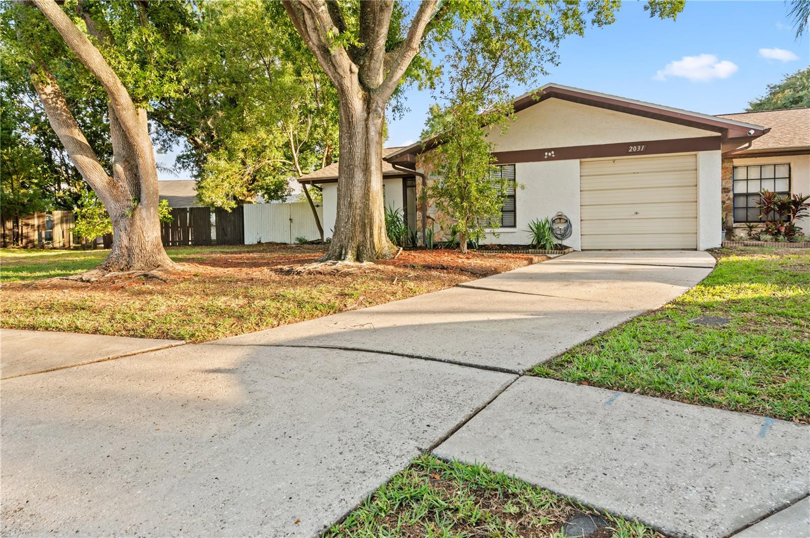 2031 DOVER COURT