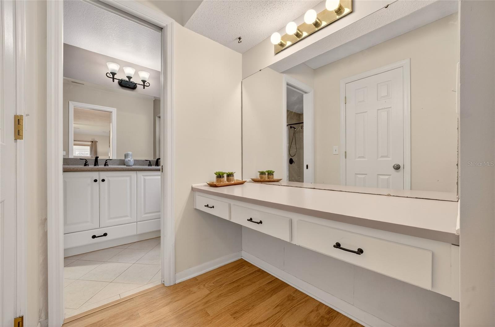 HOWELL ESTATES REP - Residential