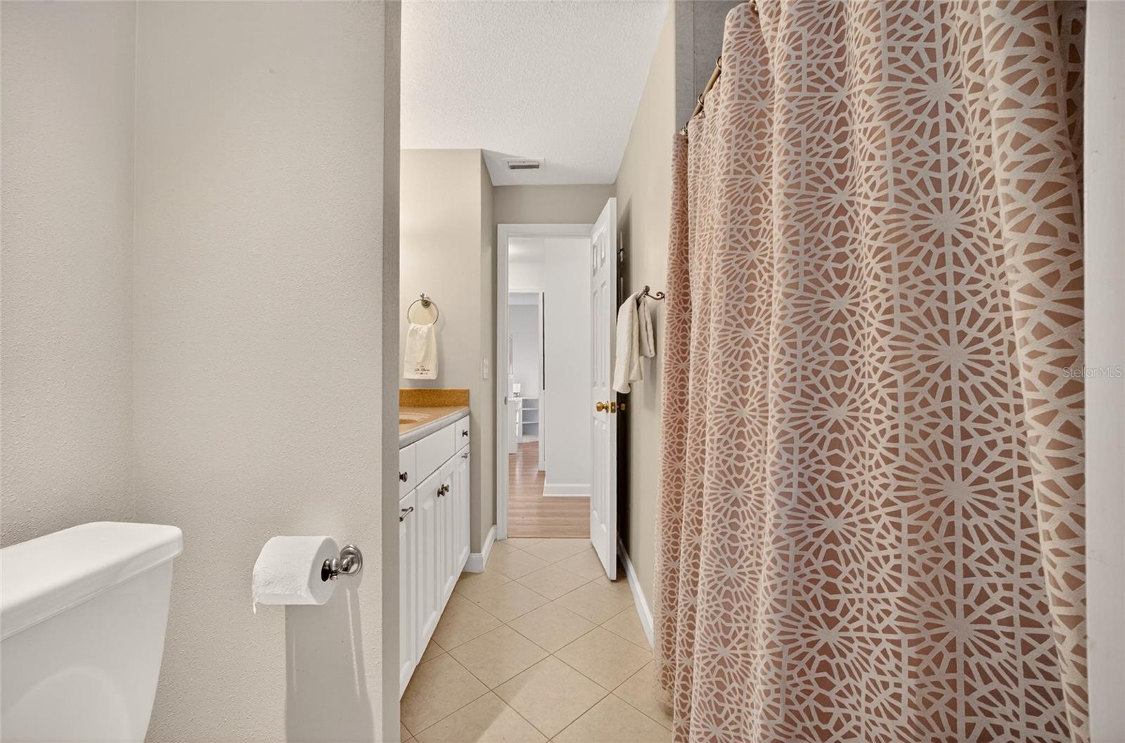 HOWELL ESTATES REP - Residential