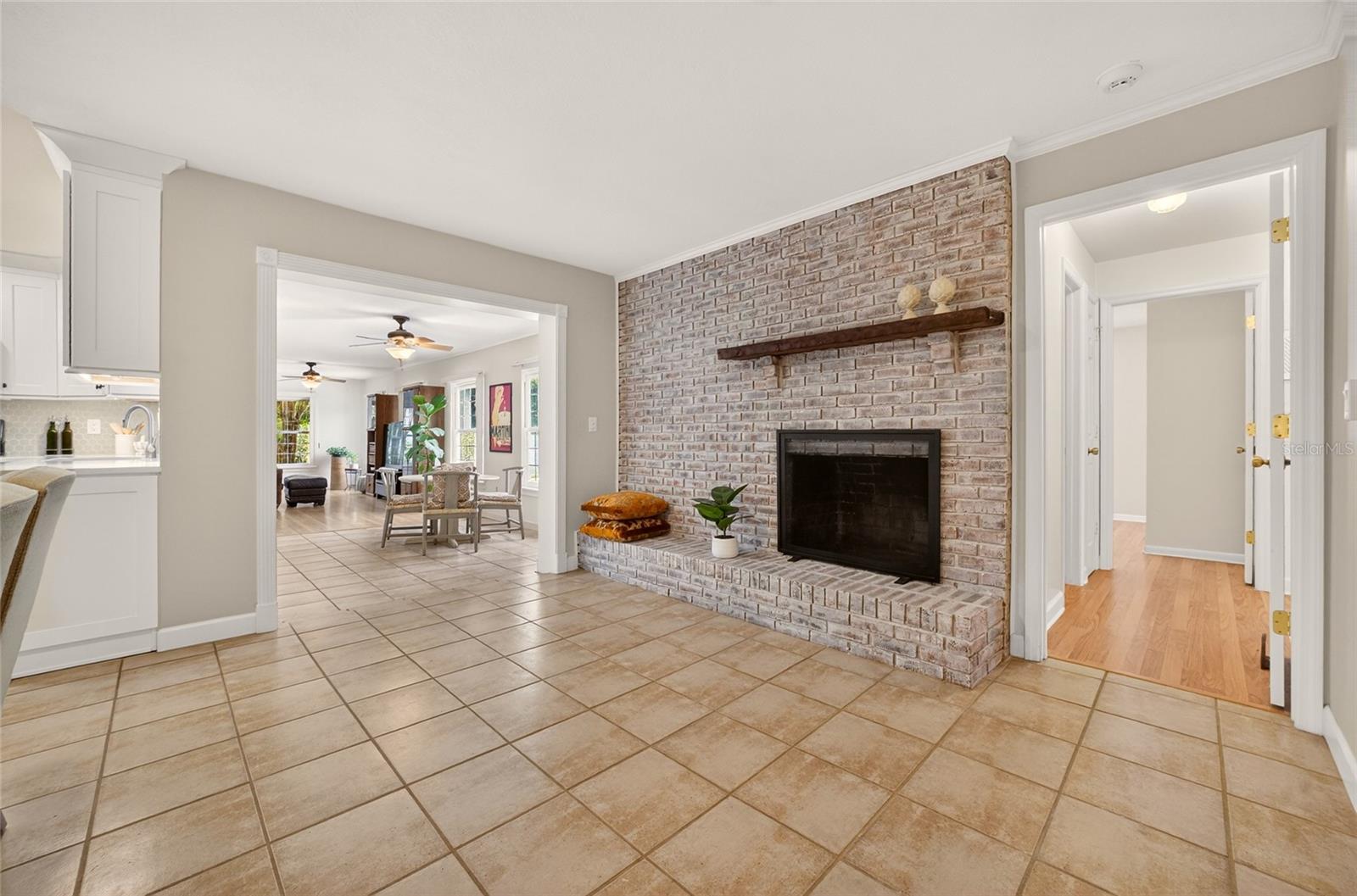 HOWELL ESTATES REP - Residential