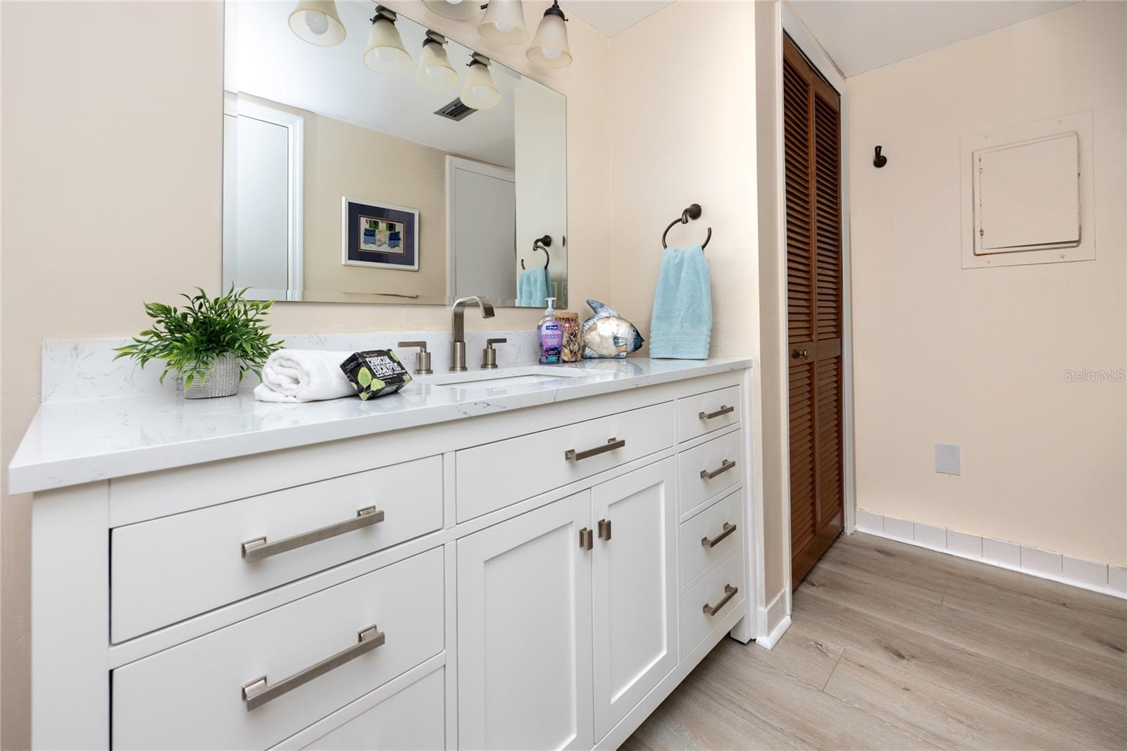 RANGER CONDO - Residential