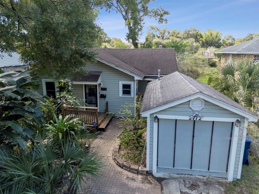 Photo of 2712 N Munro Street, Tampa, FL 33602 (MLS # TB8558191)