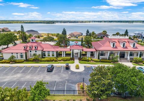 A home in AUBURNDALE