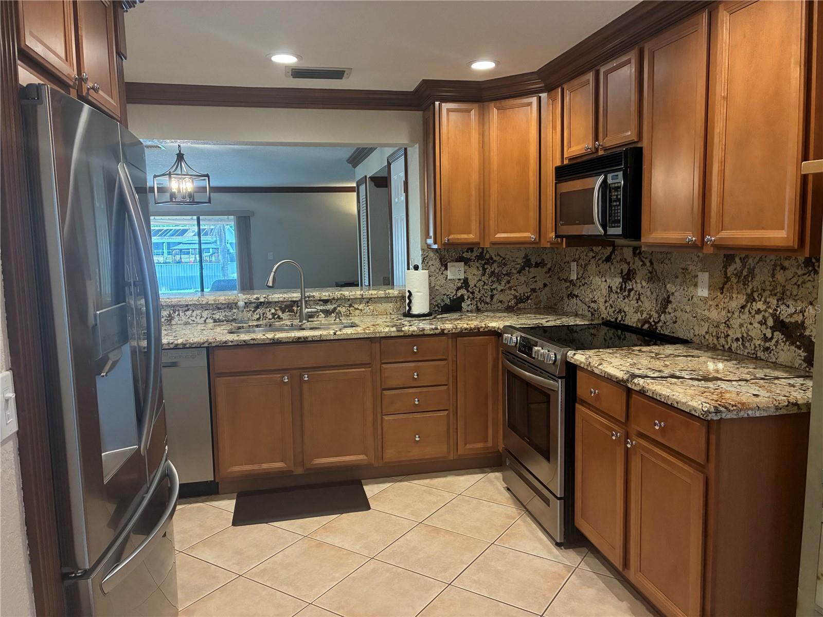 475 CANAL POINT N 1140