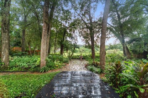 A home in APOPKA