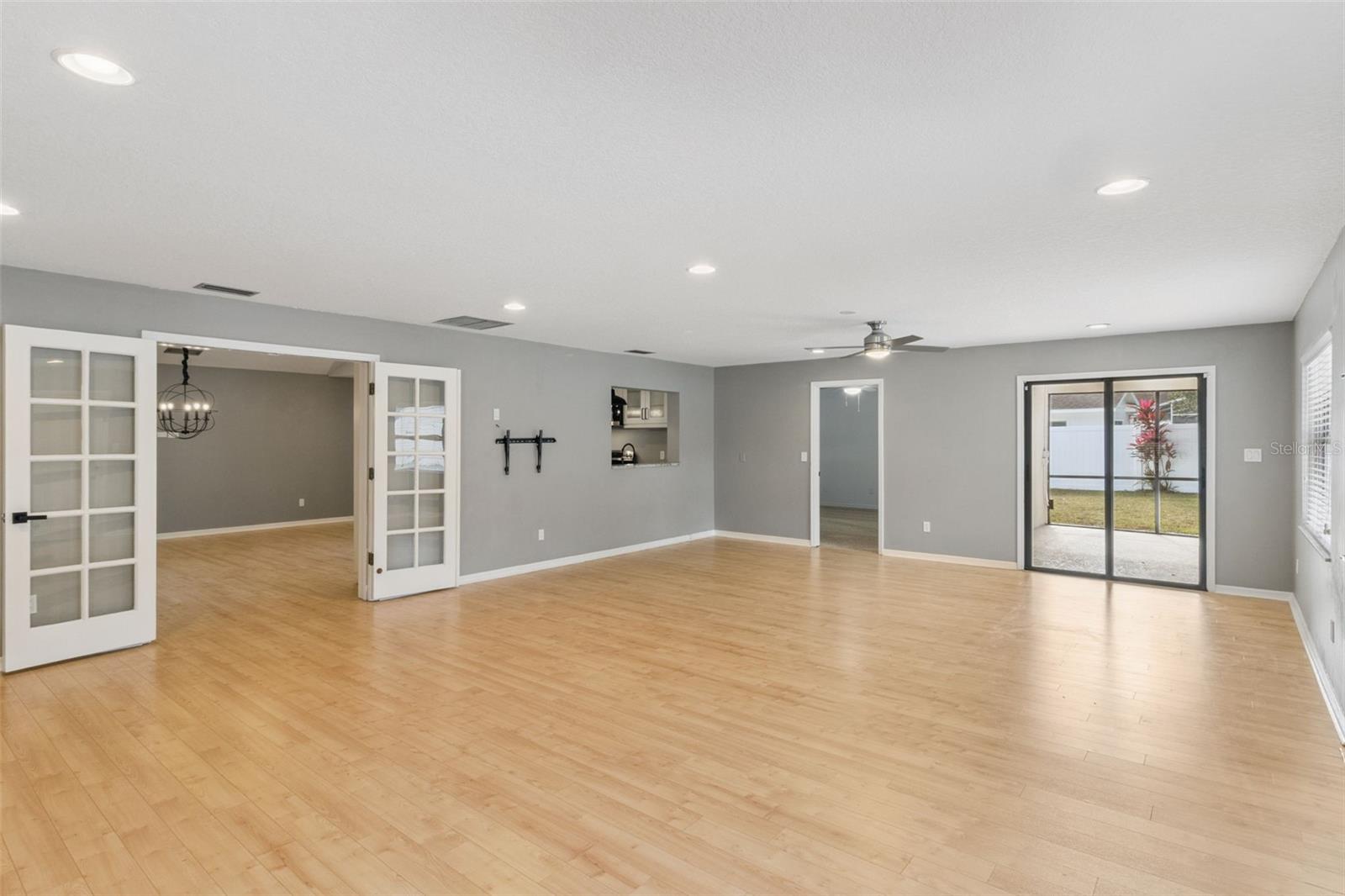 LAKE PEARL ESTATES - Residential