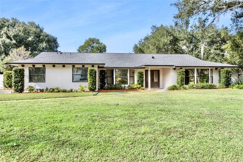Photo of 4240 N Landmark Drive, Orlando, FL 32817 (MLS # O6367293)
