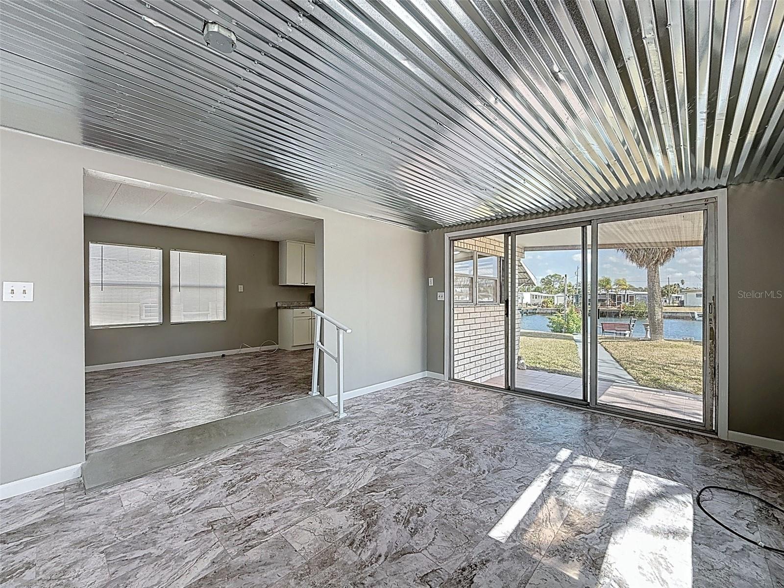 SIGNAL COVE - Residential